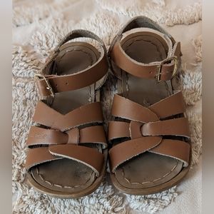 Saltwater sandals size 7 toddler/baby